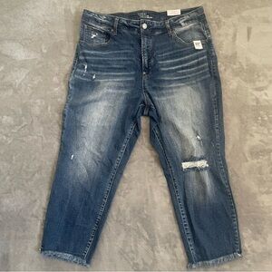 NWT Time and Tru High Rise Cropped Relax Fit Distressed Jeans Size 18 Plus